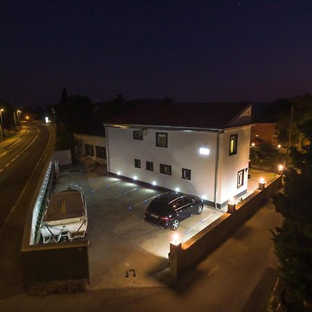 Jeli Apartments Starigrad Paklenica Chambre photo