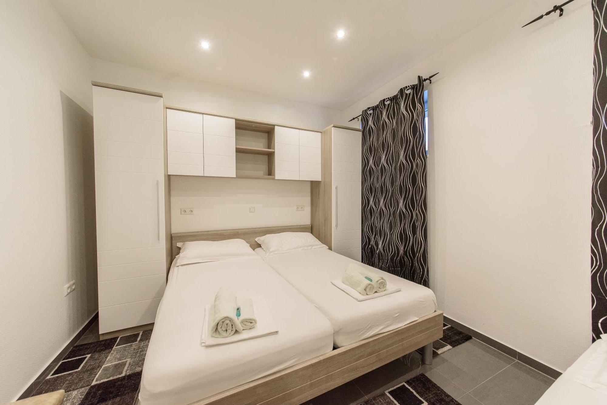 Jeli Apartments Starigrad Paklenica Chambre photo