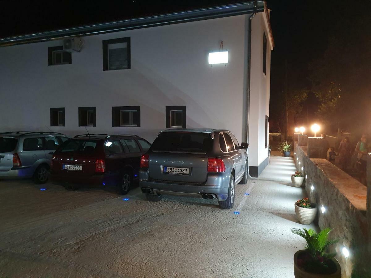 Jeli Apartments Starigrad Paklenica Extérieur photo