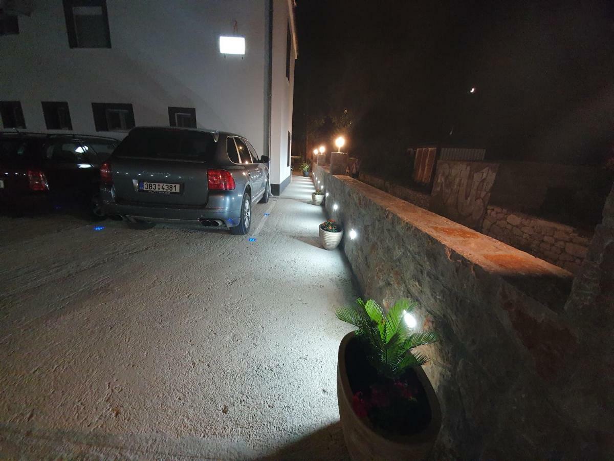 Jeli Apartments Starigrad Paklenica Extérieur photo